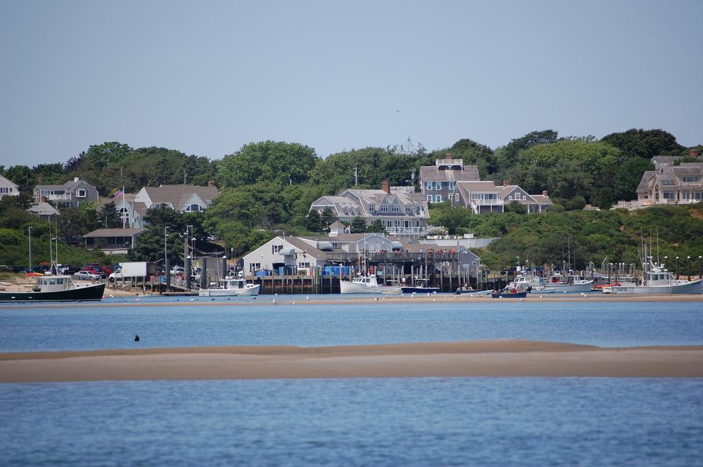 Old Harbor Inn Chatham Esterno foto